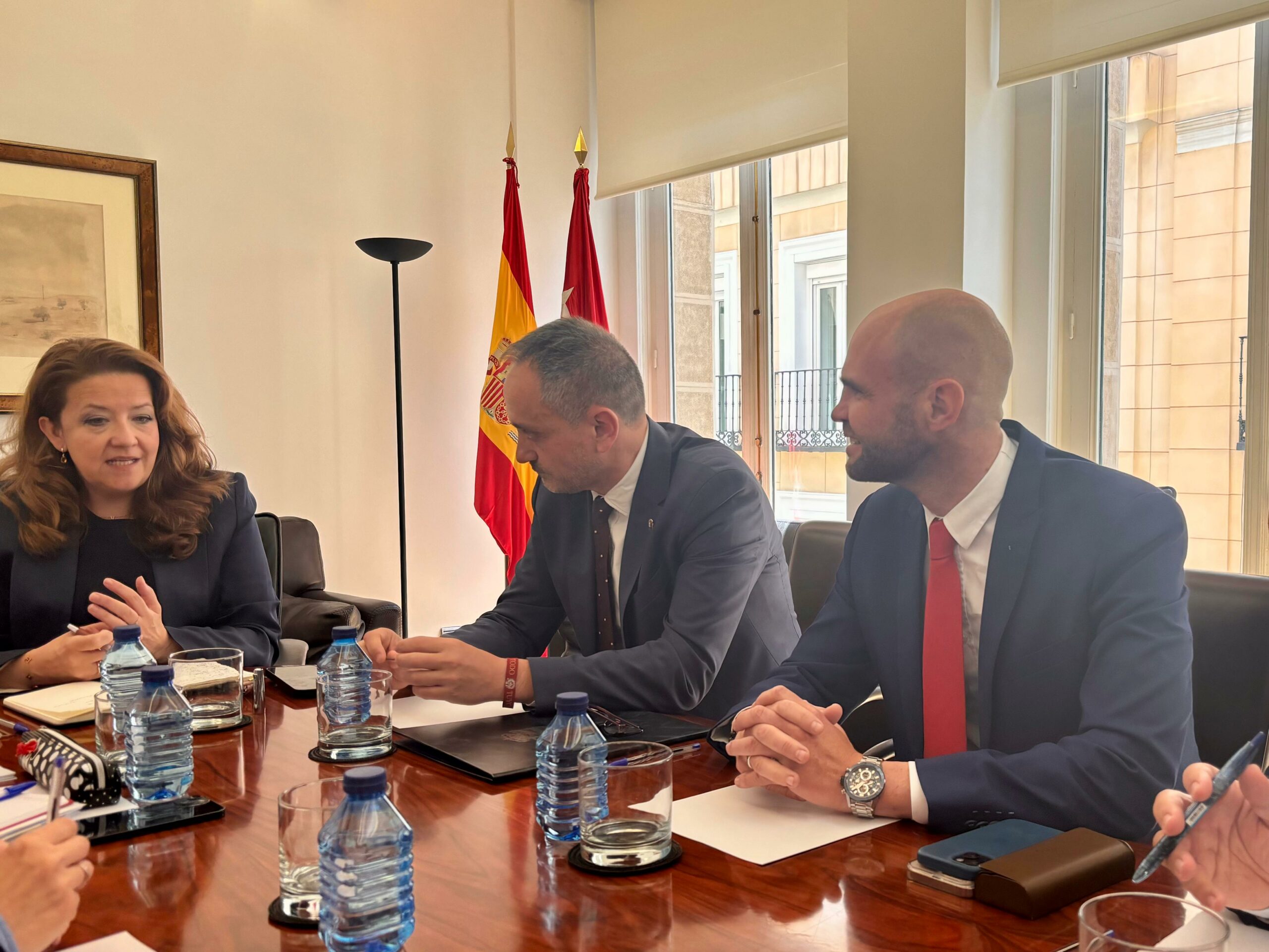 El alcalde mantiene una reunión “muy positiva” con la consejera de Sanidad para abordar la situación sanitaria en Móstoles