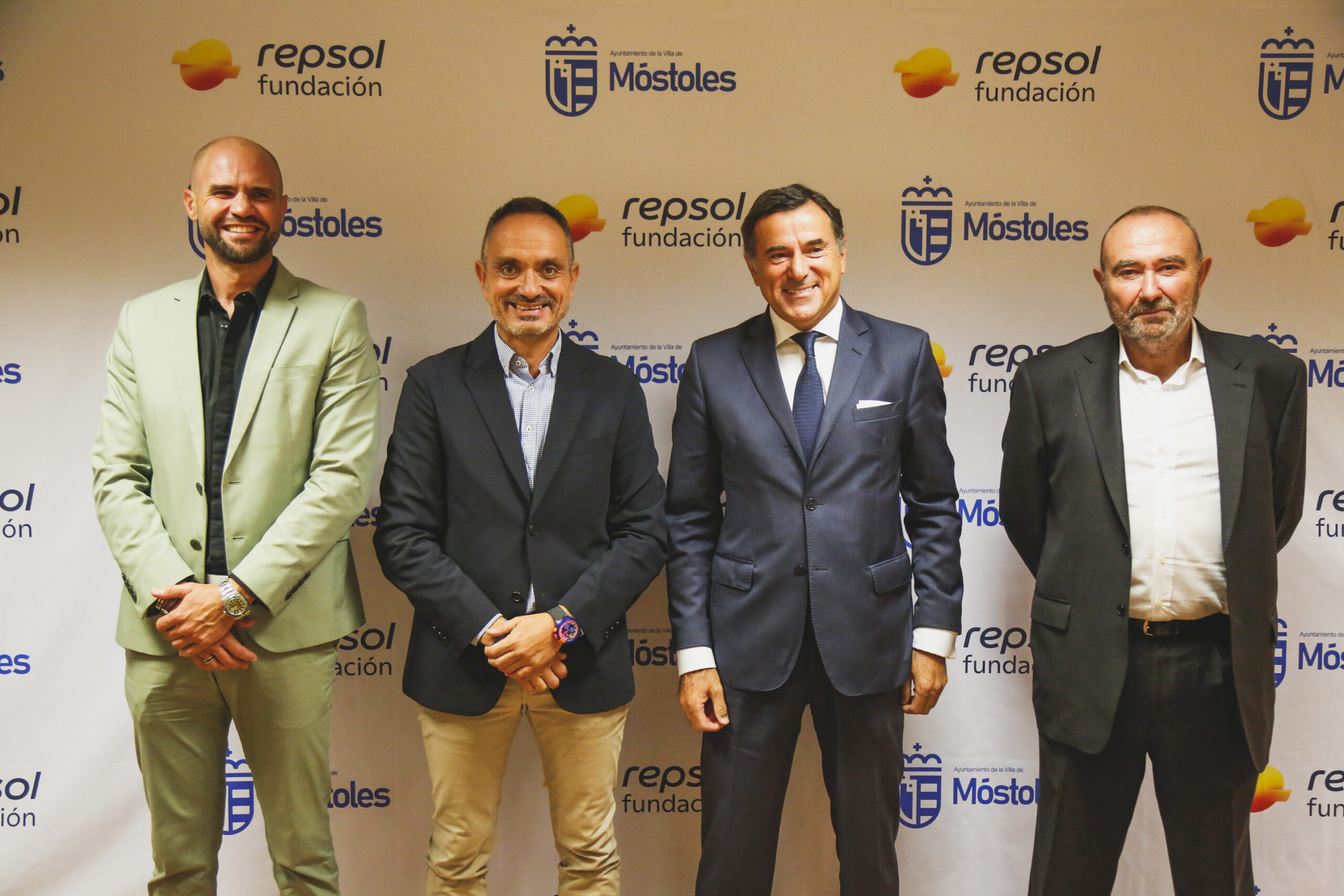 El Ayuntamiento de Móstoles firma un convenio con la Fundación Repsol para impulsar el deporte escolar