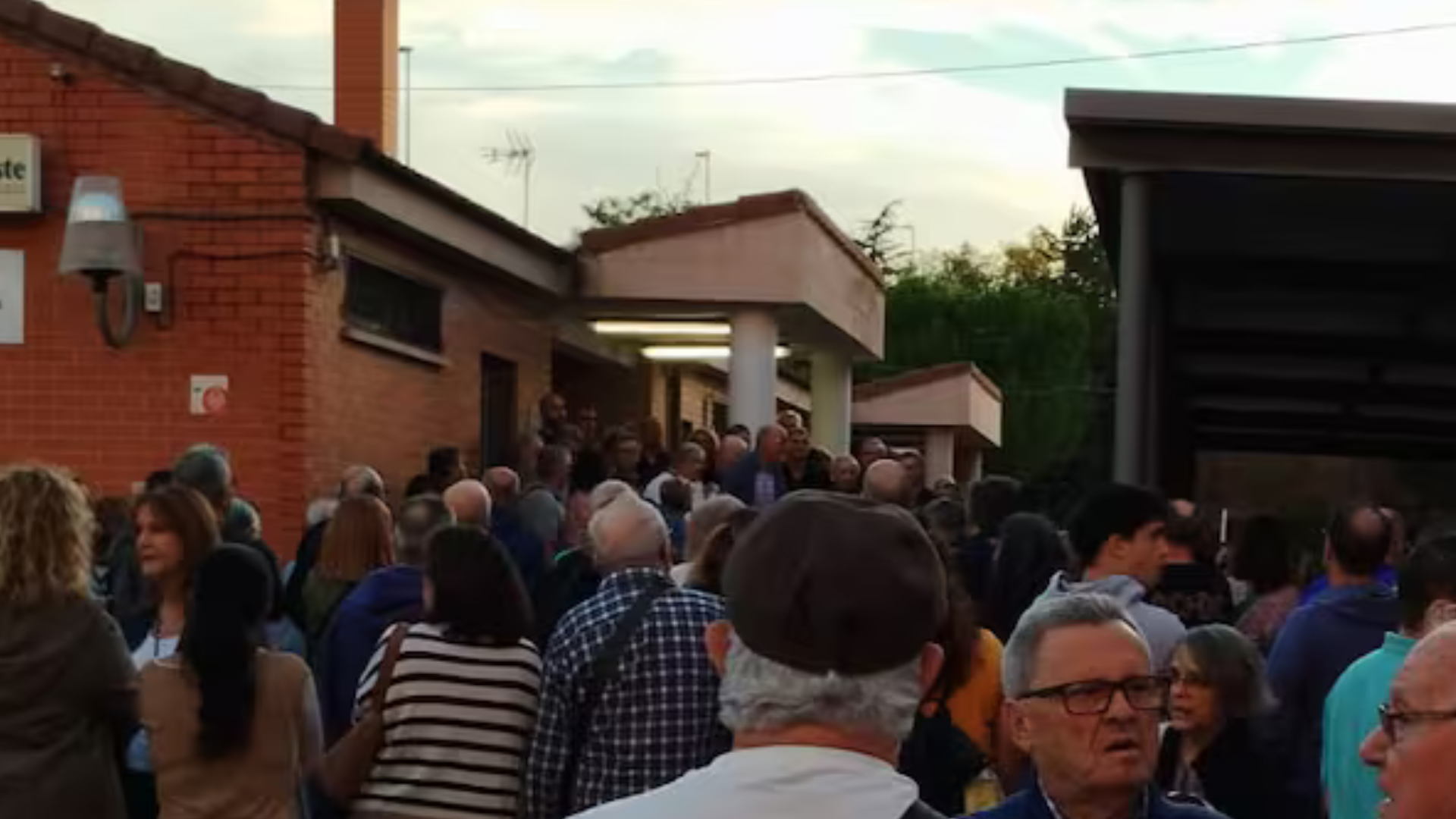 Vecinos de Azorín hartos por las molestias de las fiestas en Liana