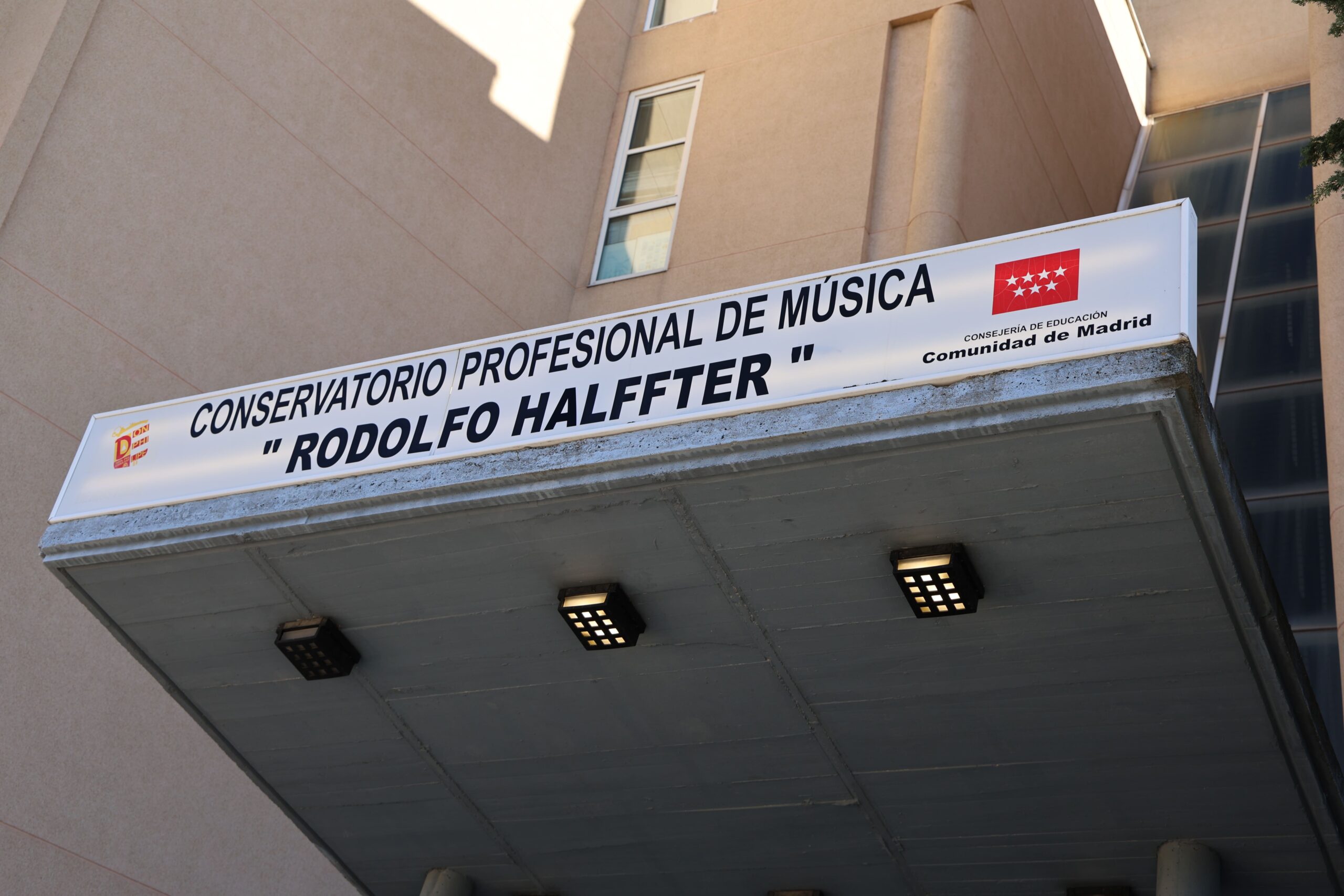 El Ayuntamiento de Móstoles recupera los ascensores del Conservatorio Municipal de Música Rodolfo Halffter
