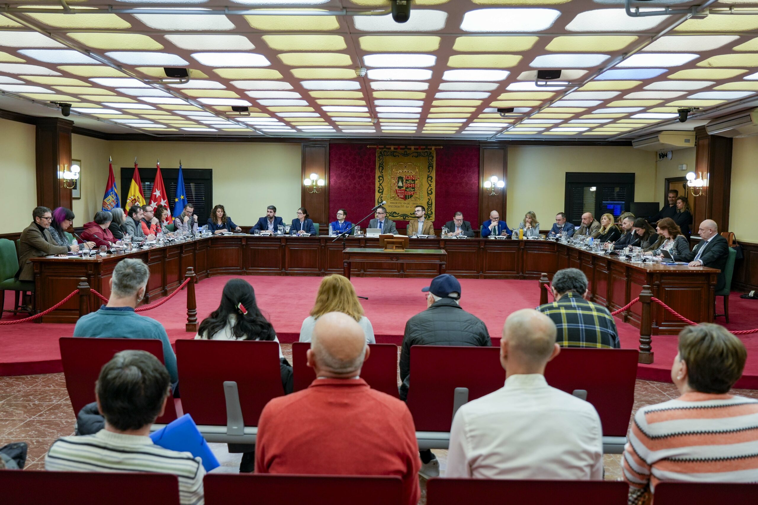 La Corporación municipal aprueba, en el primer pleno de 2026, la moción del Grupo Popular que respalda la petición vecinal para reubicar las pantallas acústicas de Parque Coimbra