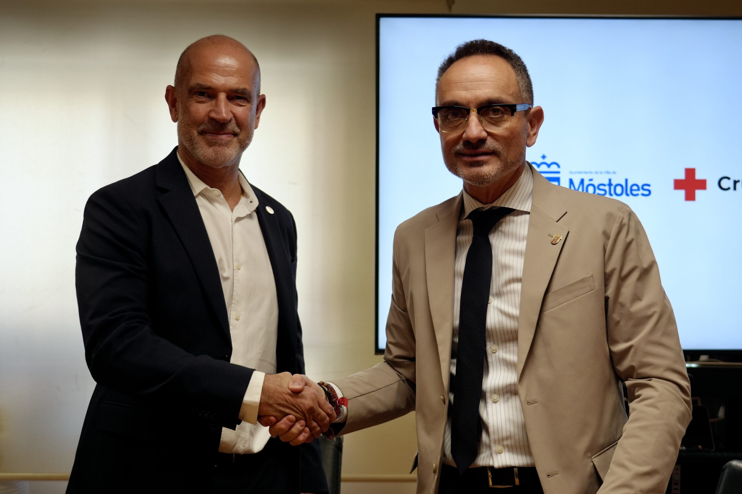 Móstoles refuerza su respuesta ante emergencias con un convenio con Cruz Roja Española