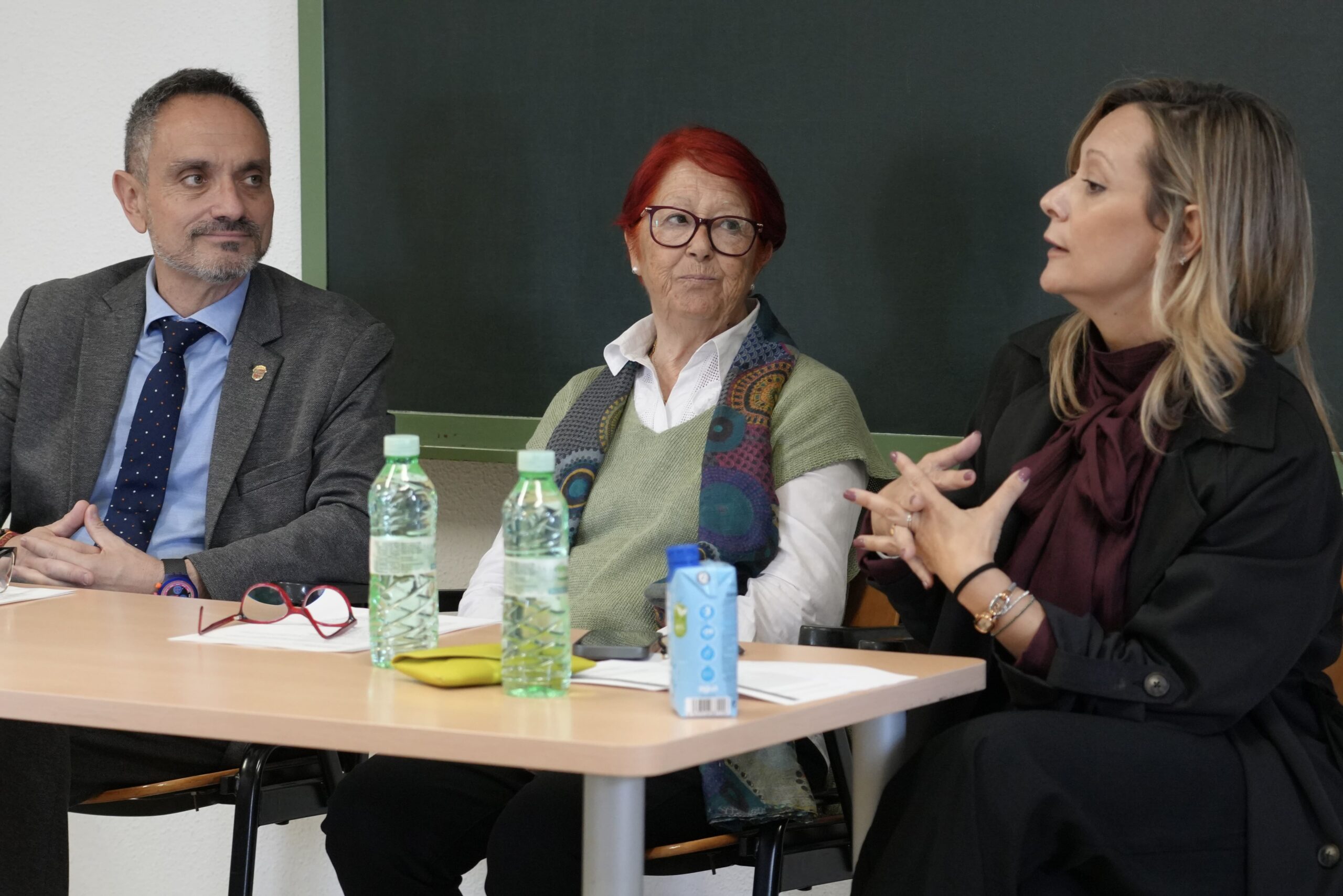 El alcalde de Móstoles asiste a la presentación de la nueva Junta Directiva de Mayores, en el CMM Juan XXIII