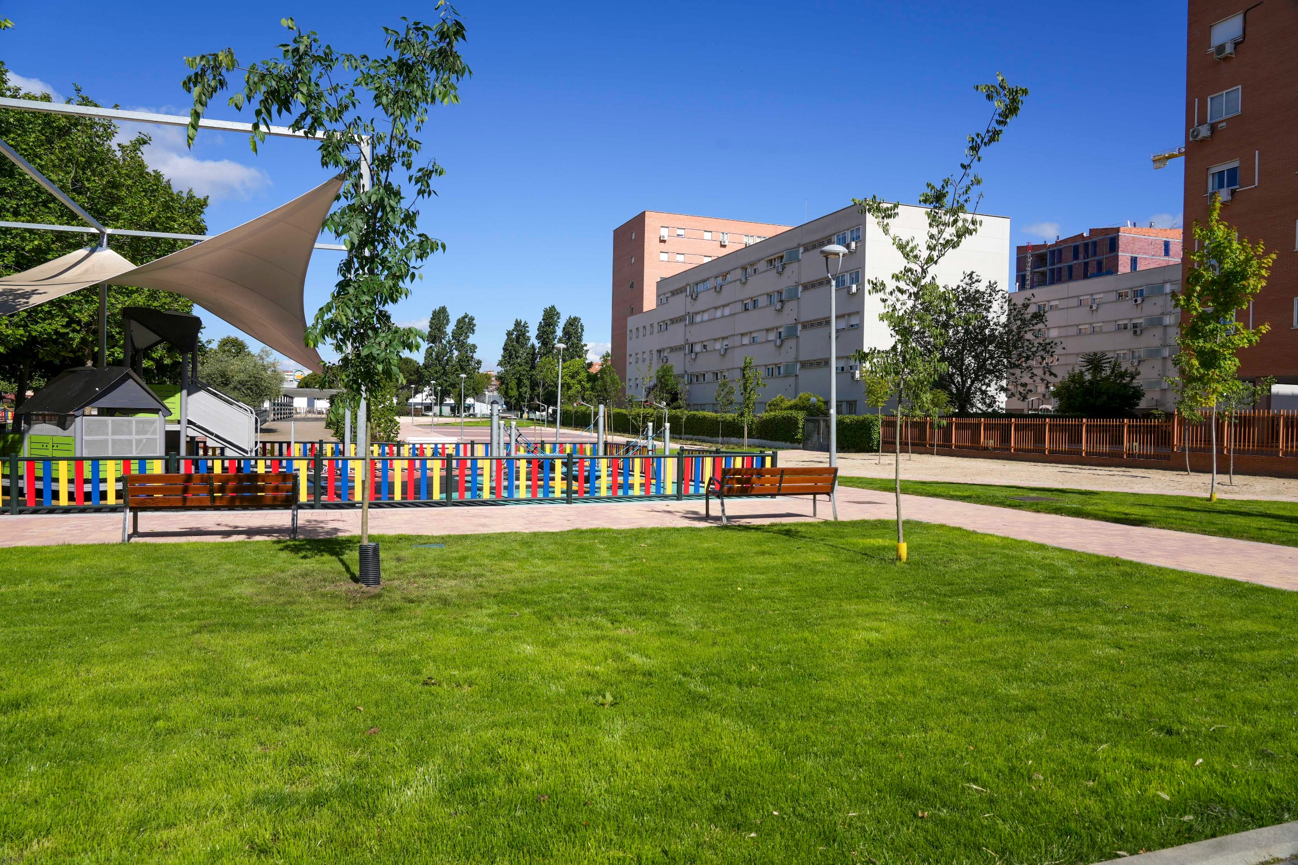 El Ayuntamiento de Móstoles renueva el parque PP8 con nuevas zonas verdes