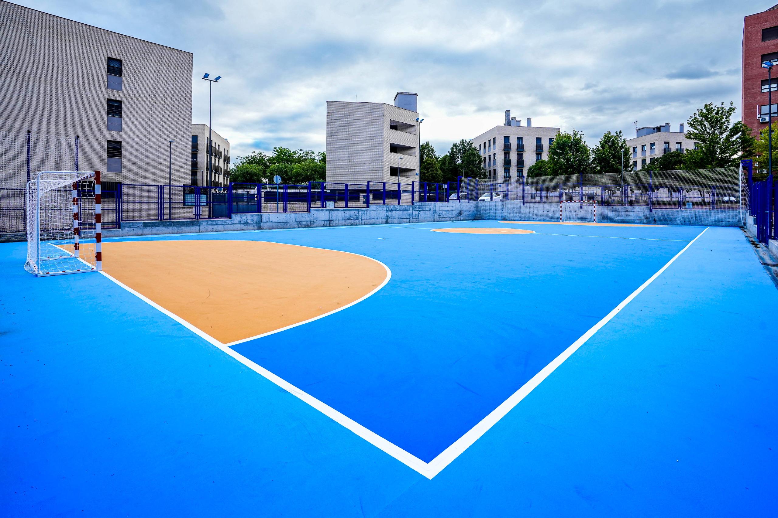 Móstoles amplía sus instalaciones deportivas con la nueva pista de la calle Hiades