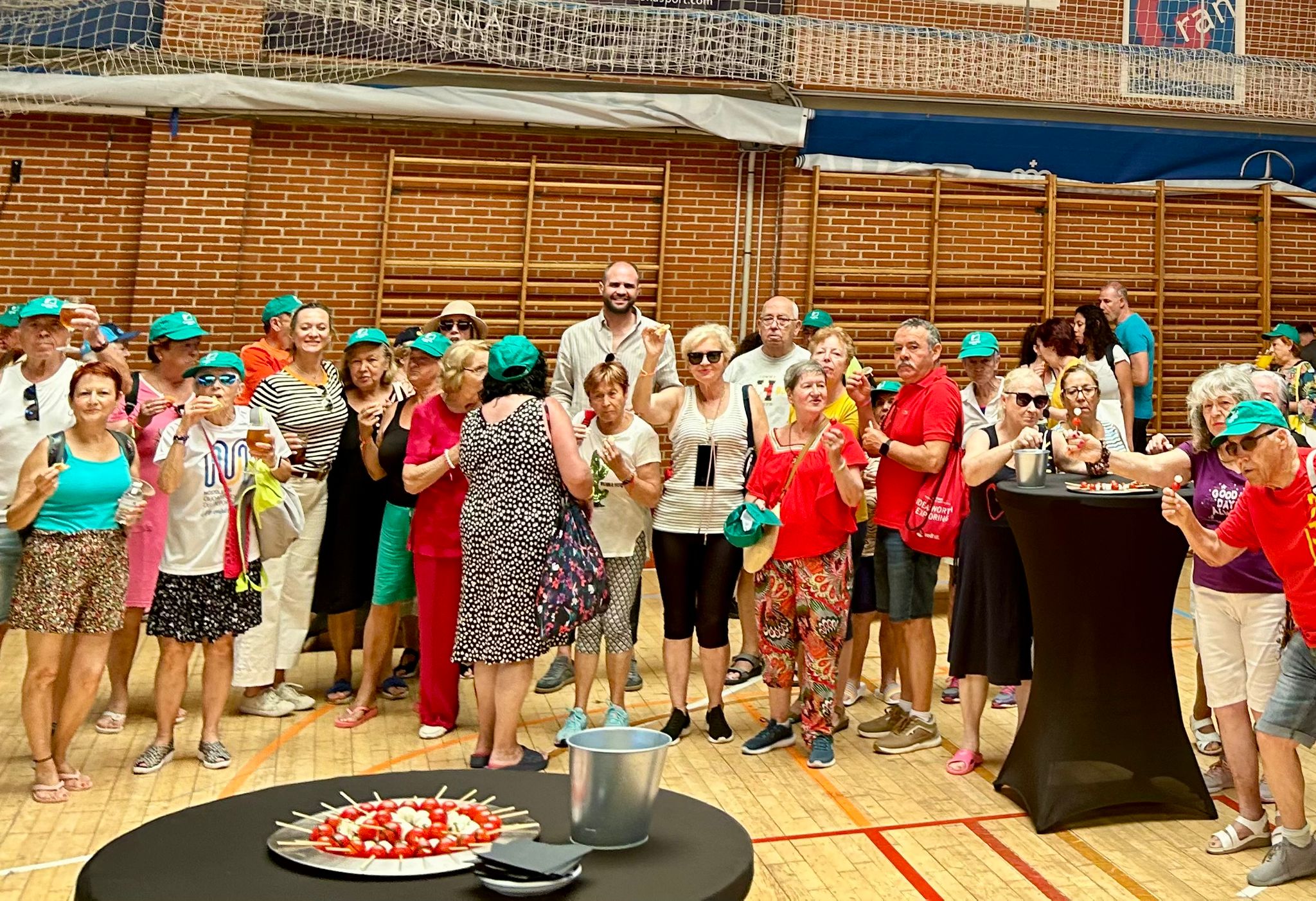 Los mayores del municipio disfrutaron de actividades acuáticas en la piscina de verano del polideportivo Villafontana