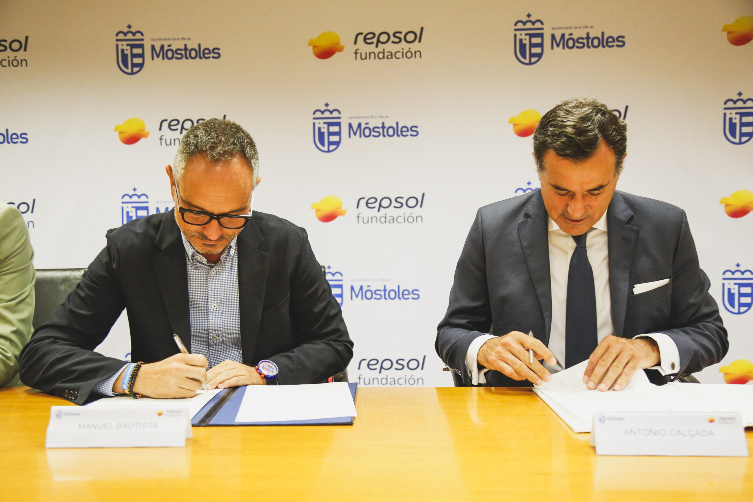 El Ayuntamiento de Móstoles y Fundación Repsol renuevan su alianza para impulsar el deporte escolar