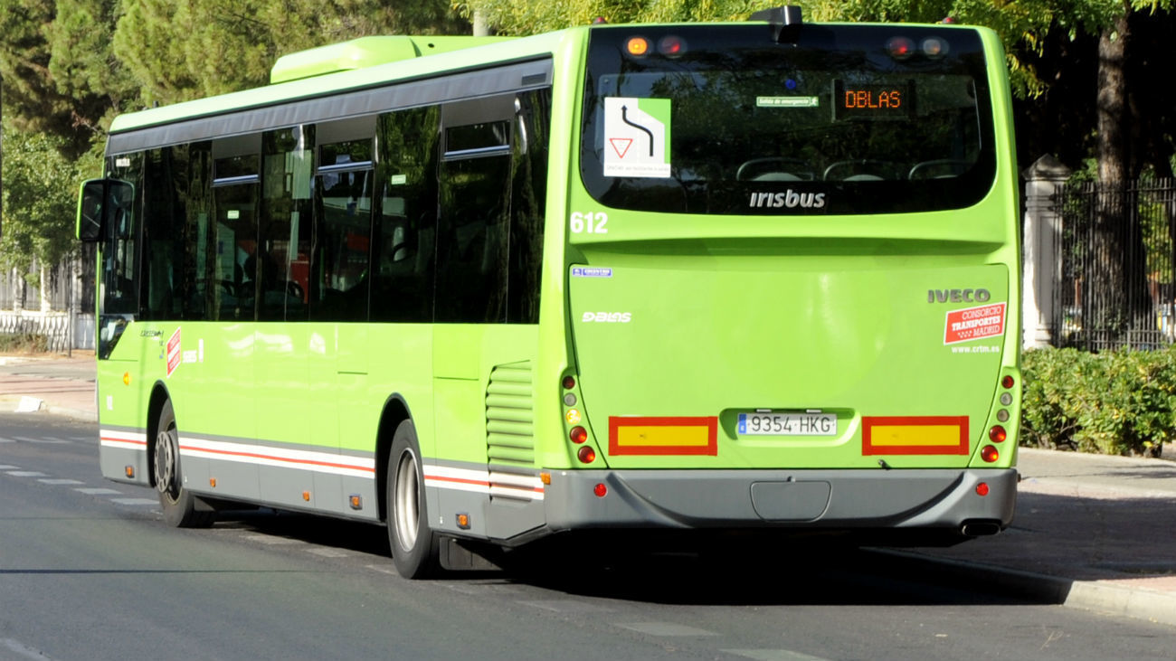 La línea de autobuses 519A cambia su recorrido por la nueva rotonda que conecta el Hospital Rey Juan Carlos con la calle Tulipán